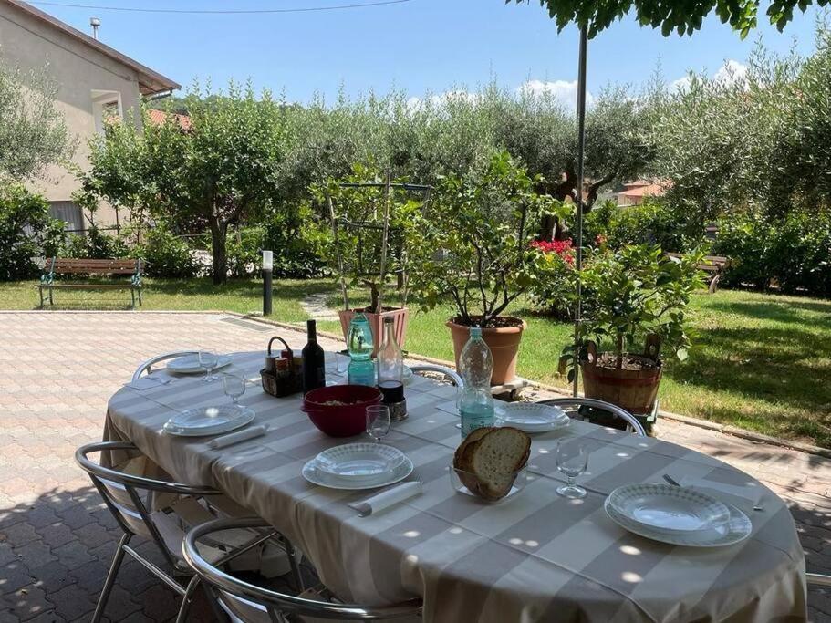 Apartamento La Dimora Delle Rose Passignano sul Trasimeno Exterior foto